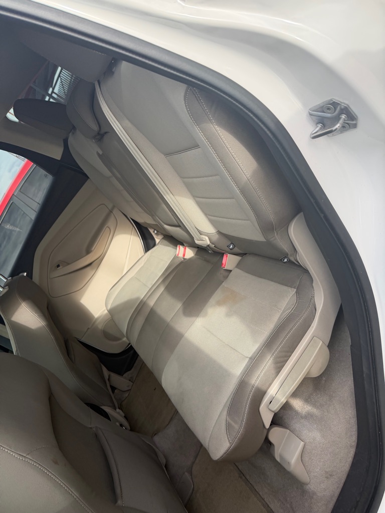 Photo 24 of this FORD ESCAPE