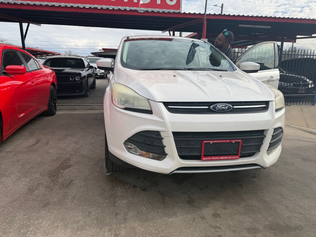 Photo 4 of this FORD ESCAPE