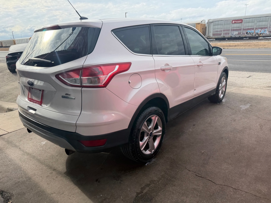 Photo 16 of this FORD ESCAPE