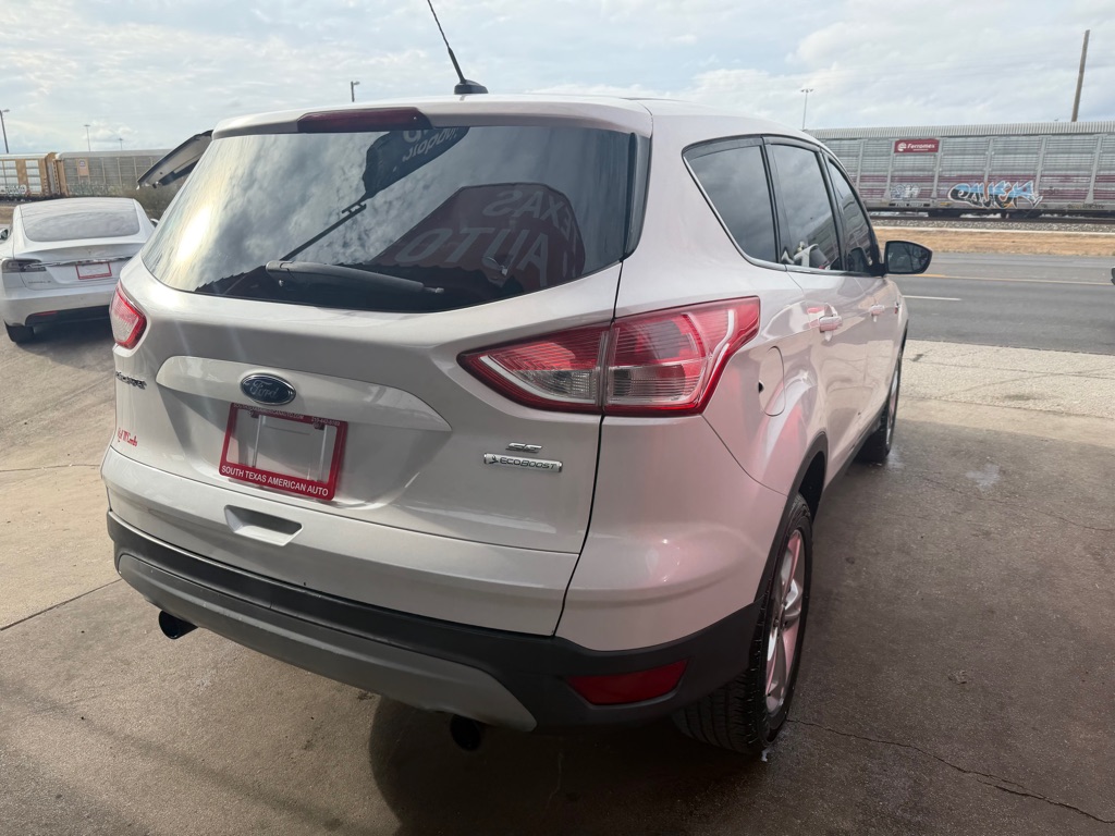 Photo 14 of this FORD ESCAPE