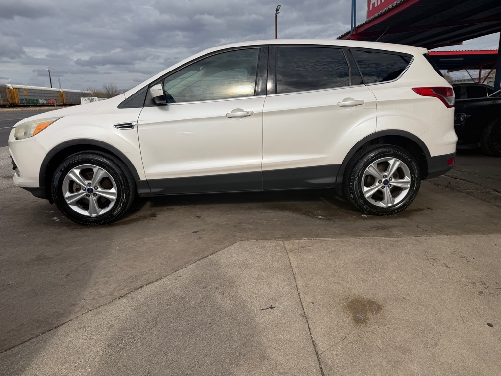 Photo 8 of this FORD ESCAPE