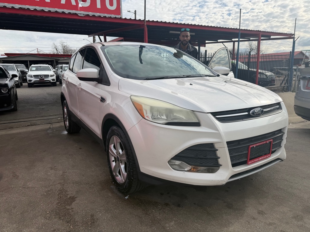 Photo 2 of this FORD ESCAPE