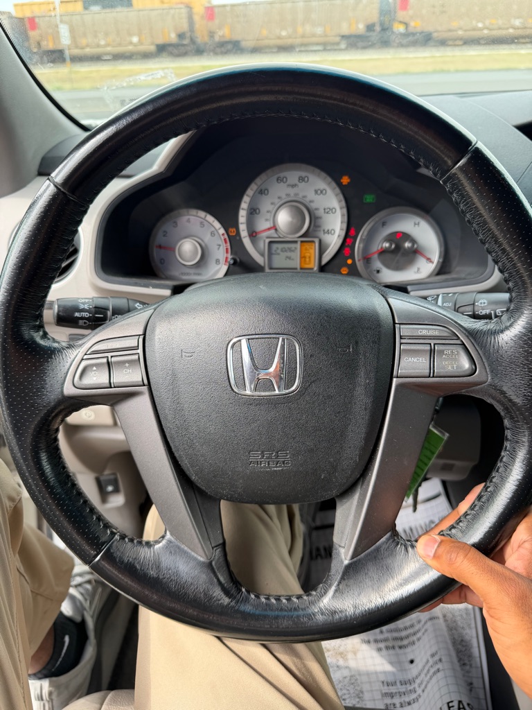 Photo 15 of this HONDA PILOT