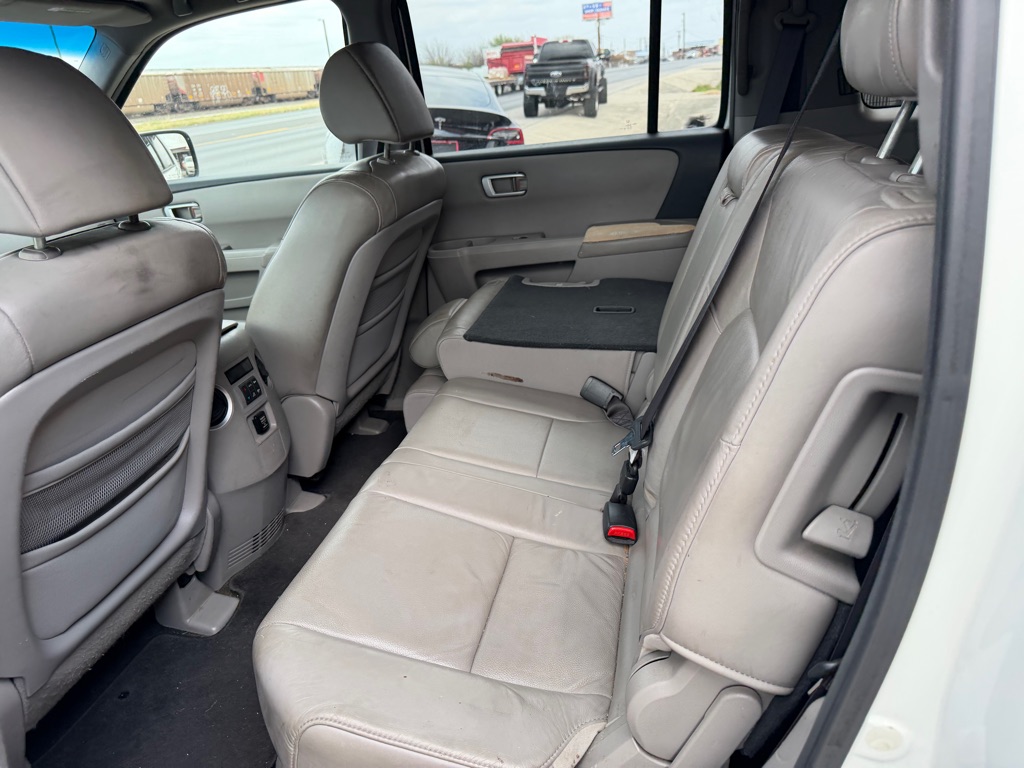 Photo 13 of this HONDA PILOT
