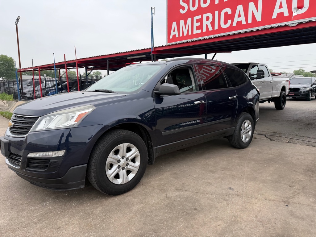 Photo 2 of this CHEVROLET TRAVERSE