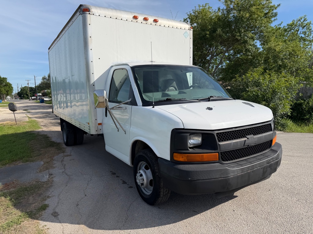 Photo 46 of this CHEVROLET EXPRESS G3500