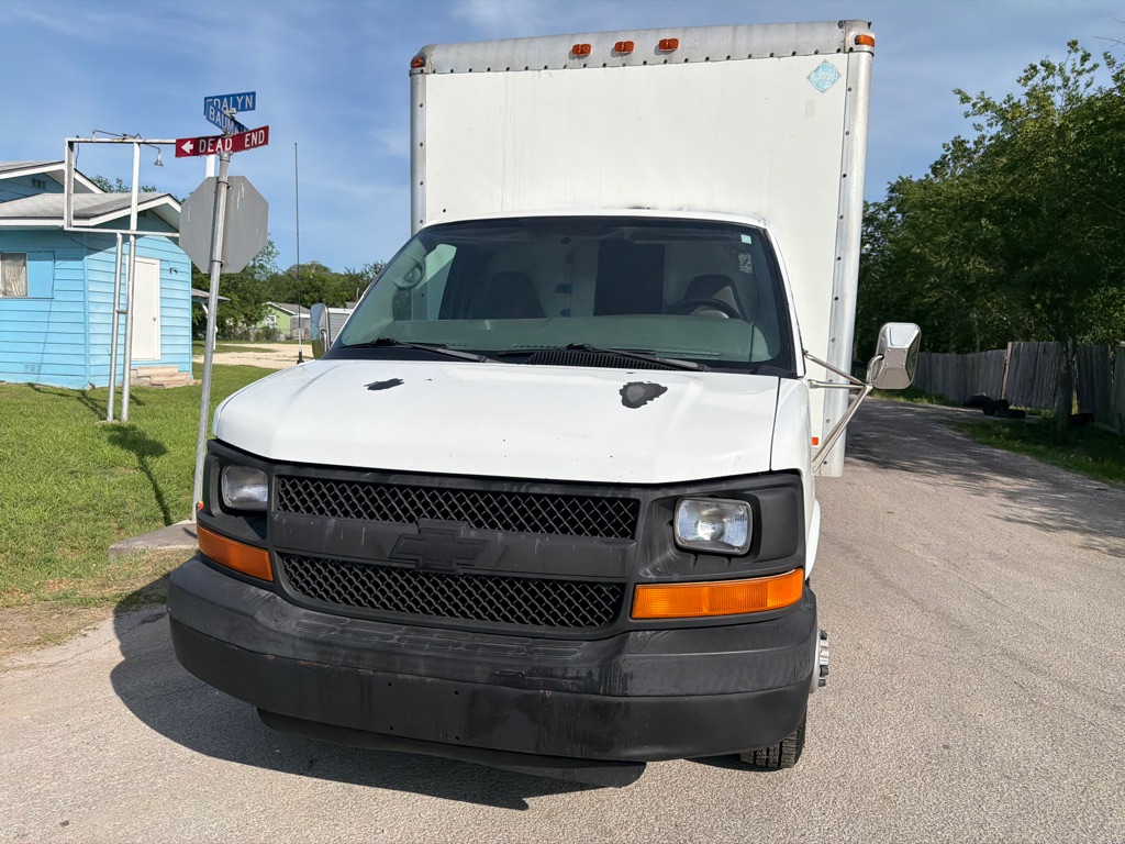 Photo 24 of this CHEVROLET EXPRESS G3500