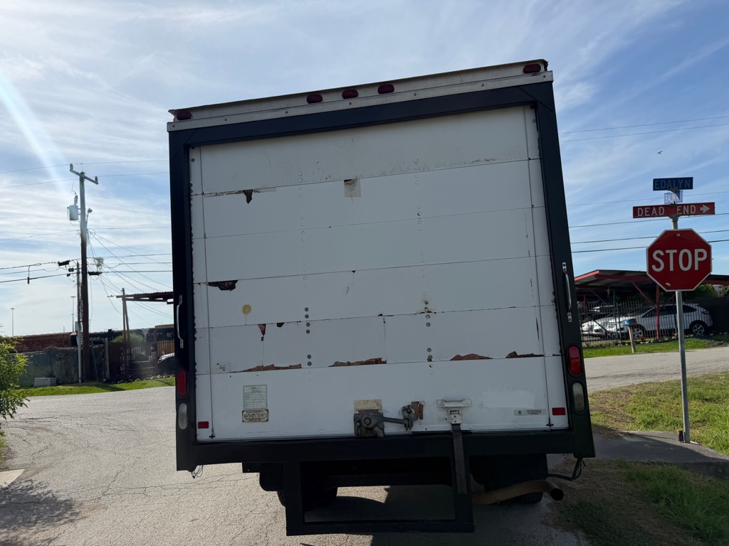 Photo 17 of this CHEVROLET EXPRESS G3500