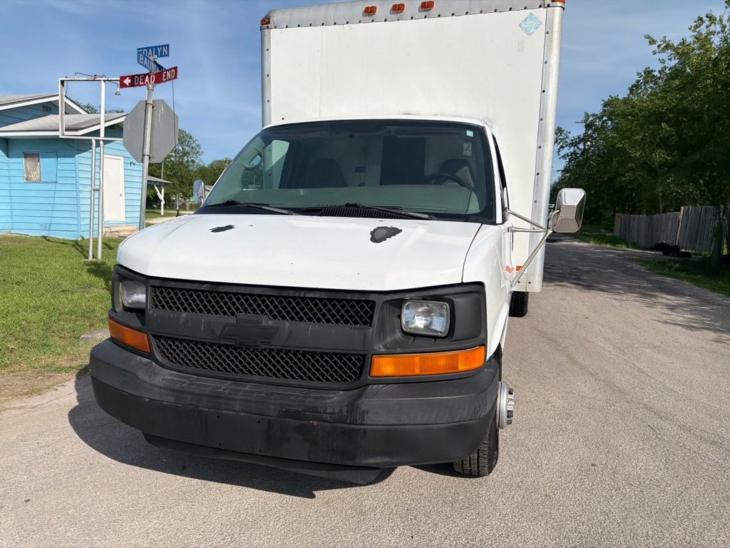Photo 23 of this CHEVROLET EXPRESS G3500