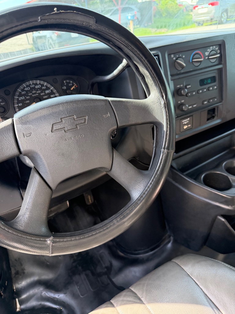 Photo 33 of this CHEVROLET EXPRESS G3500