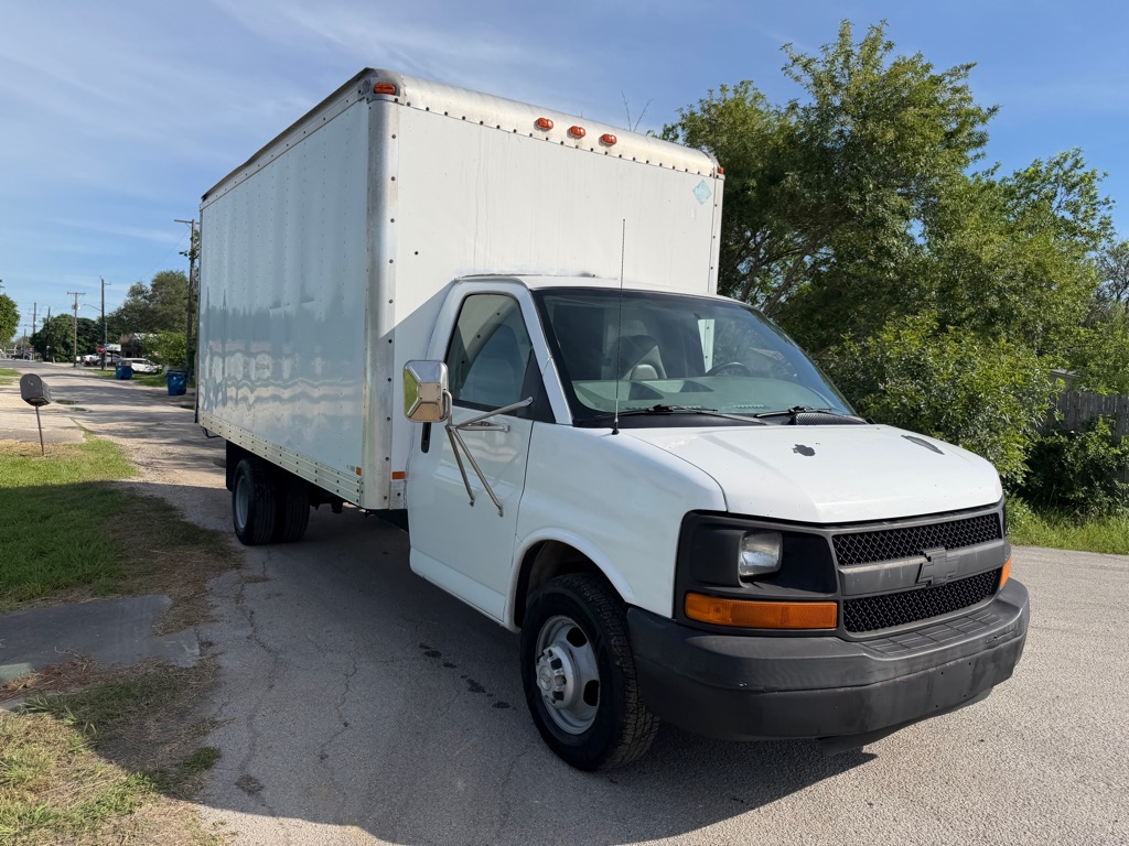 Photo 26 of this CHEVROLET EXPRESS G3500