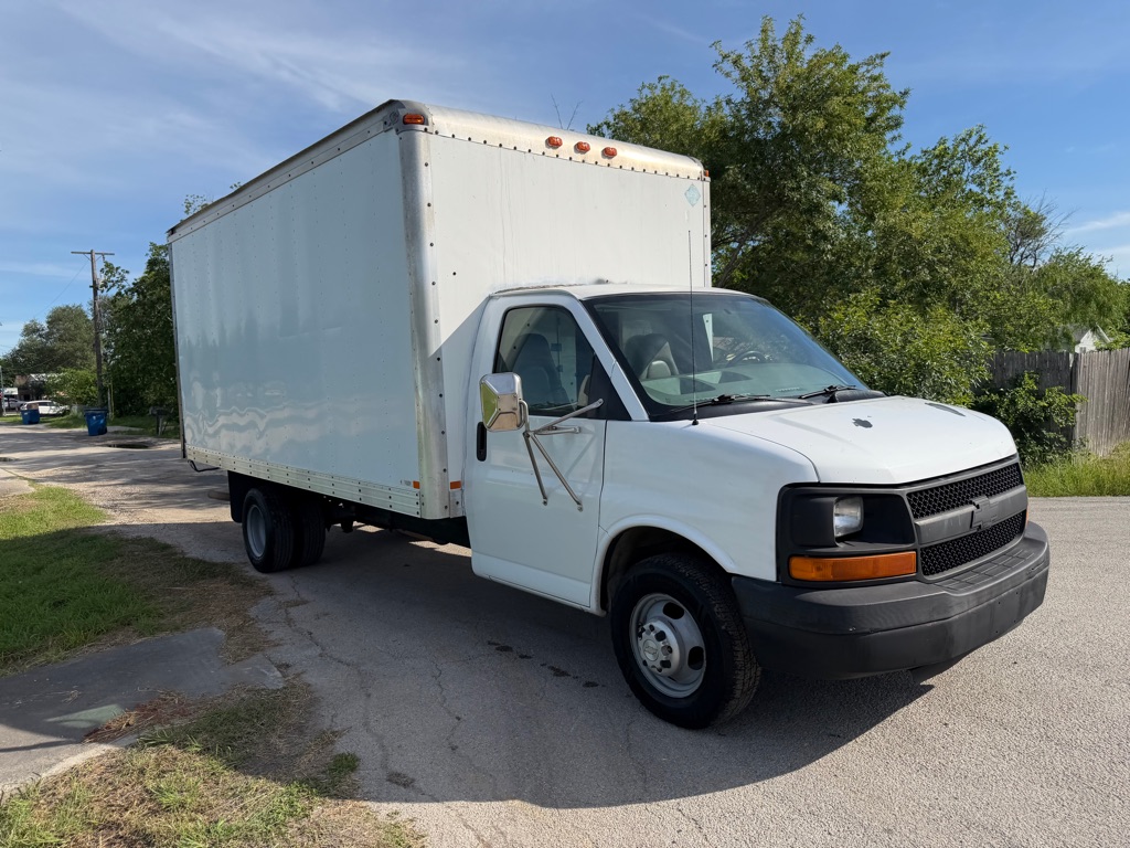 Photo 21 of this CHEVROLET EXPRESS G3500