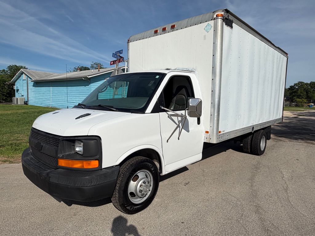 Photo 27 of this CHEVROLET EXPRESS G3500