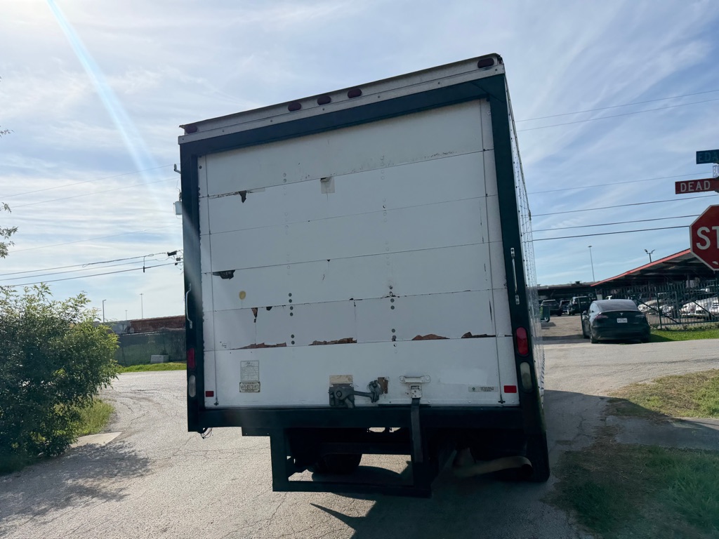 Photo 16 of this CHEVROLET EXPRESS G3500