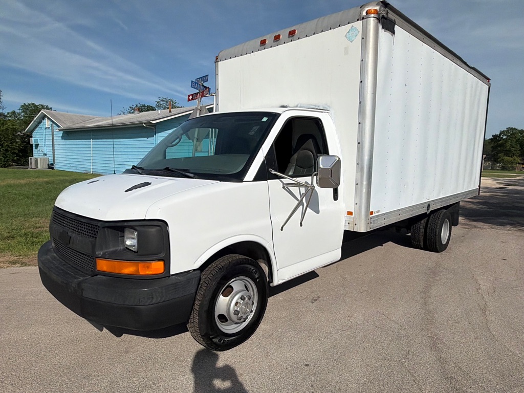 Photo 28 of this CHEVROLET EXPRESS G3500