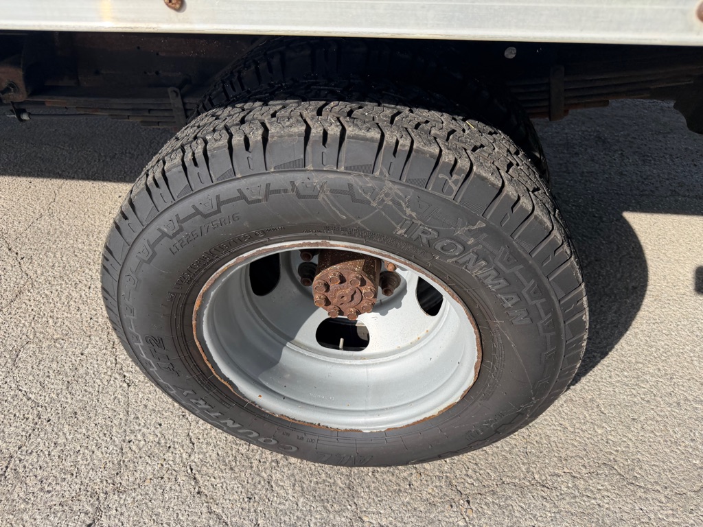 Photo 32 of this CHEVROLET EXPRESS G3500