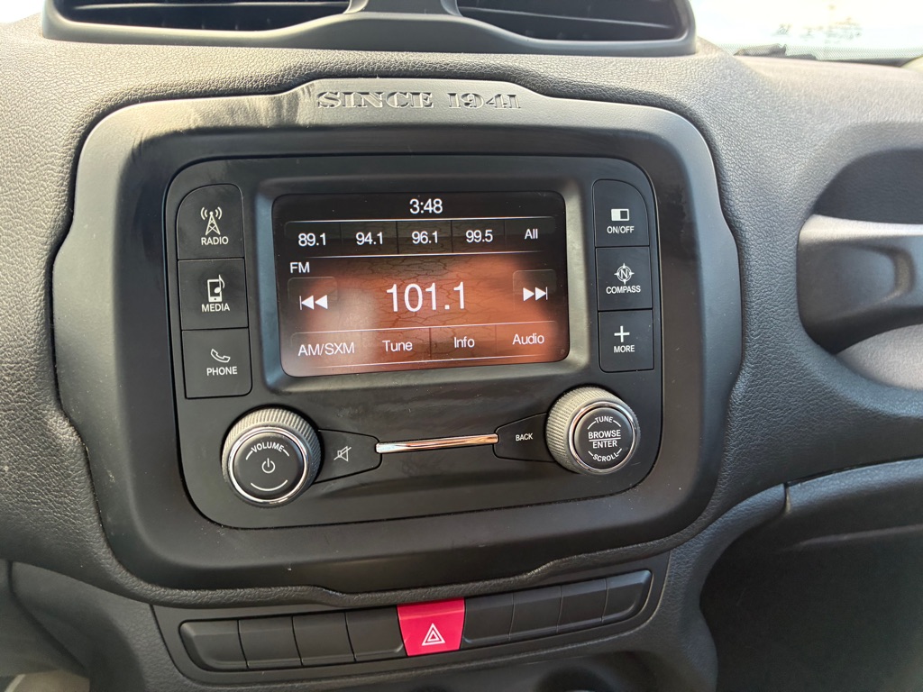 Photo 35 of this JEEP RENEGADE