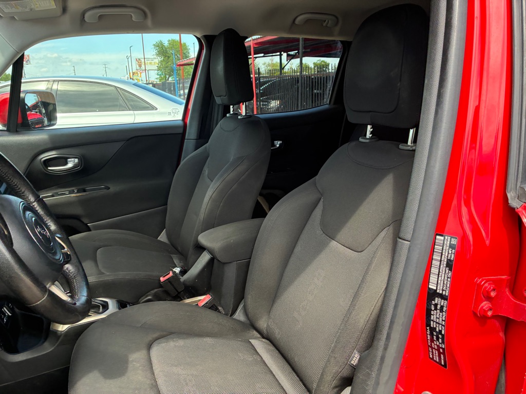 Photo 33 of this JEEP RENEGADE