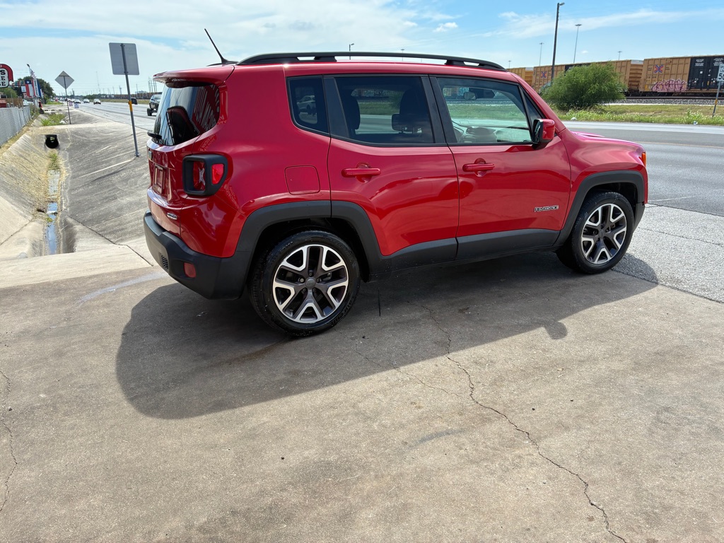 Photo 16 of this JEEP RENEGADE