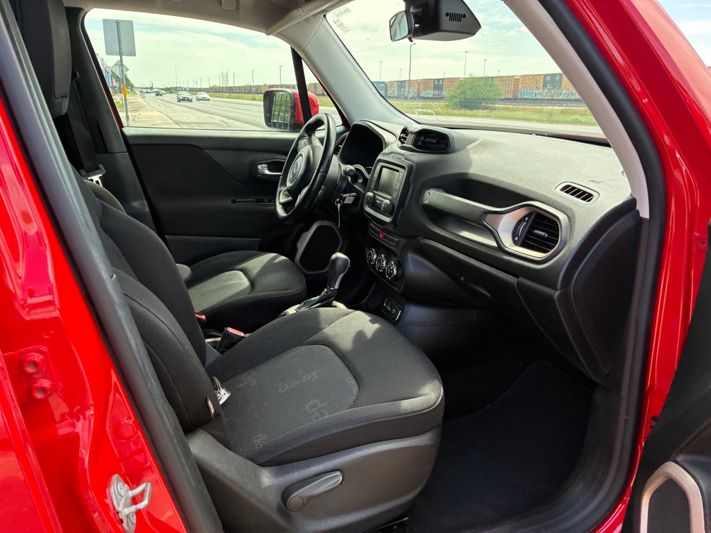 Photo 24 of this JEEP RENEGADE