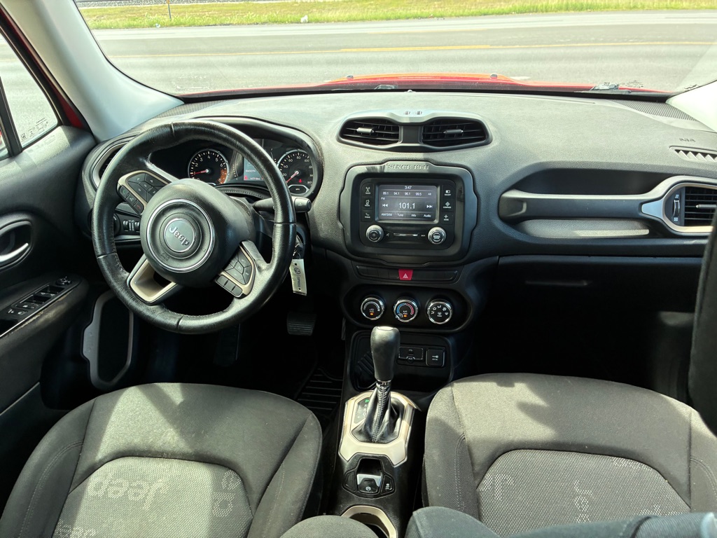 Photo 27 of this JEEP RENEGADE