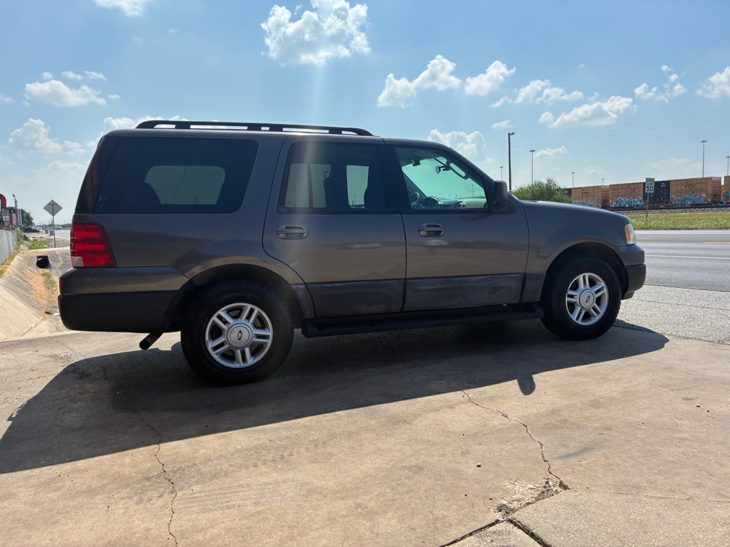 Photo 17 of this FORD EXPEDITION