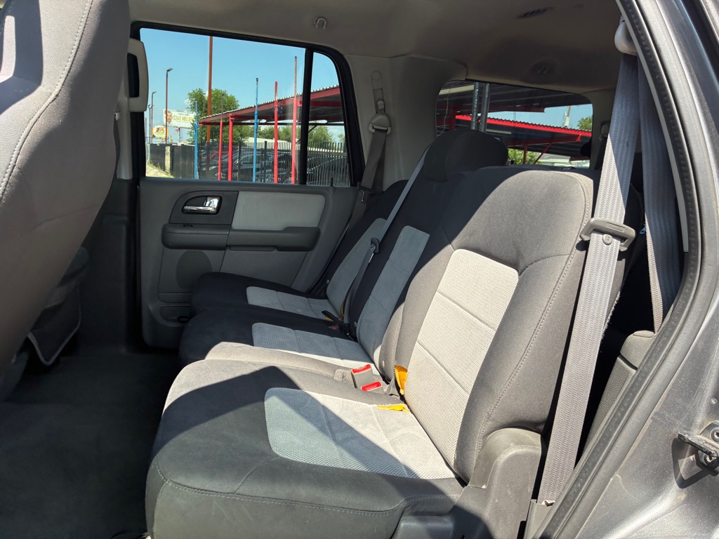 Photo 27 of this FORD EXPEDITION
