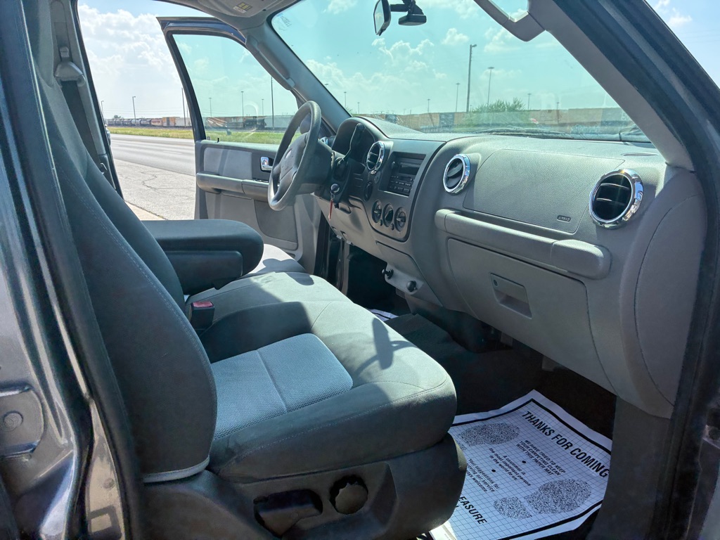 Photo 31 of this FORD EXPEDITION