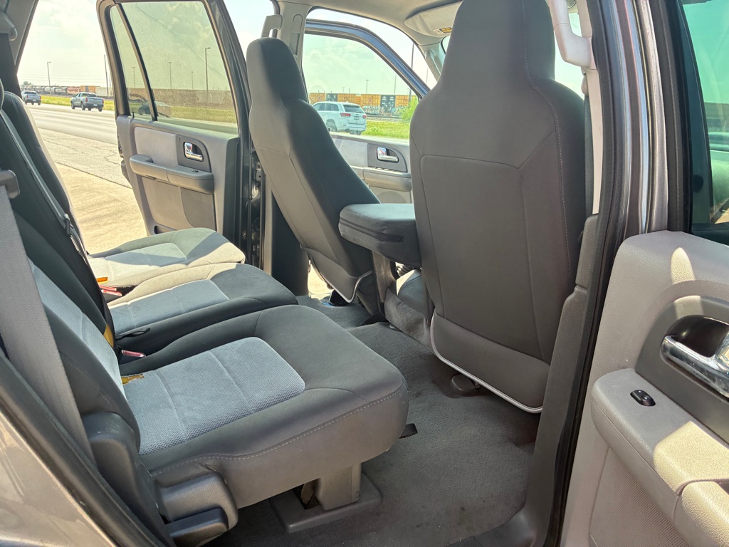 Photo 29 of this FORD EXPEDITION