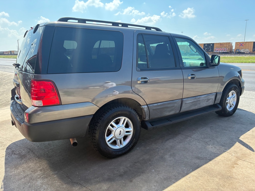 Photo 18 of this FORD EXPEDITION