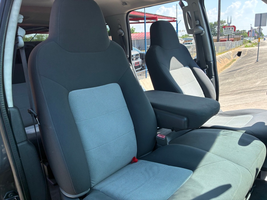 Photo 32 of this FORD EXPEDITION