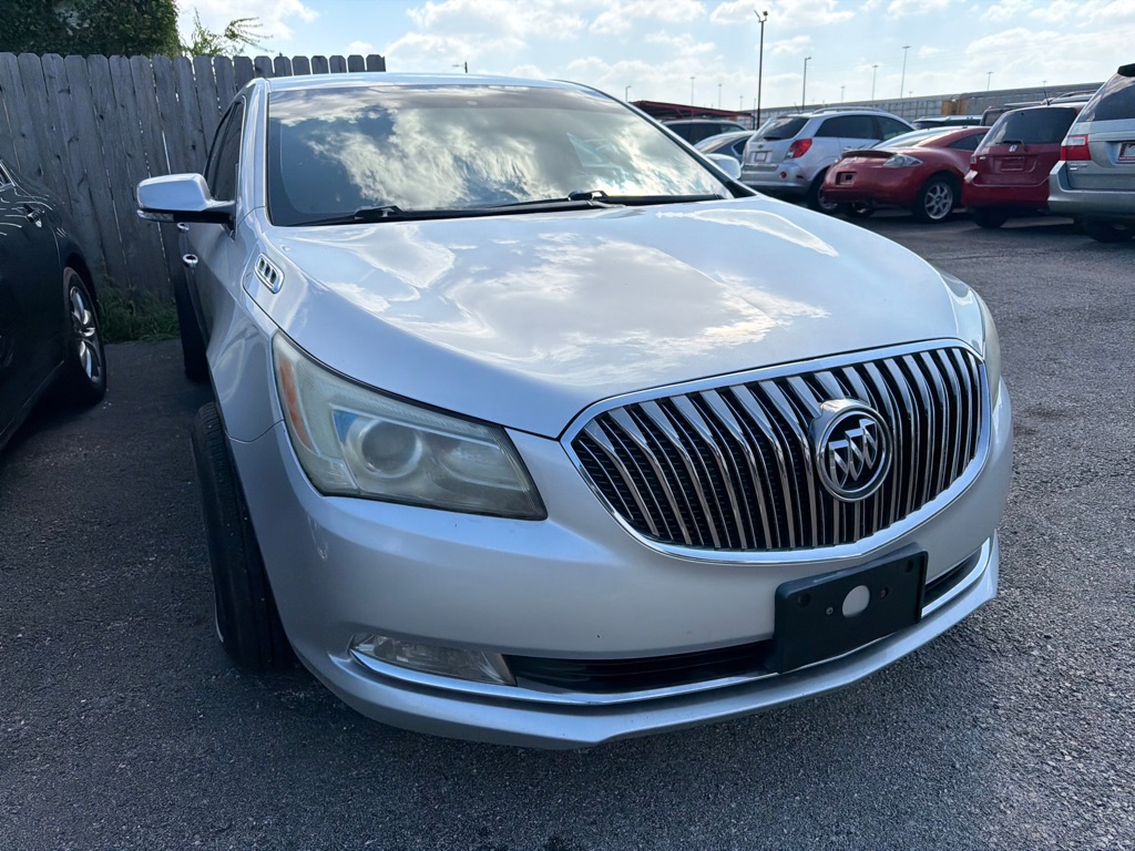 Photo 15 of this BUICK LACROSSE