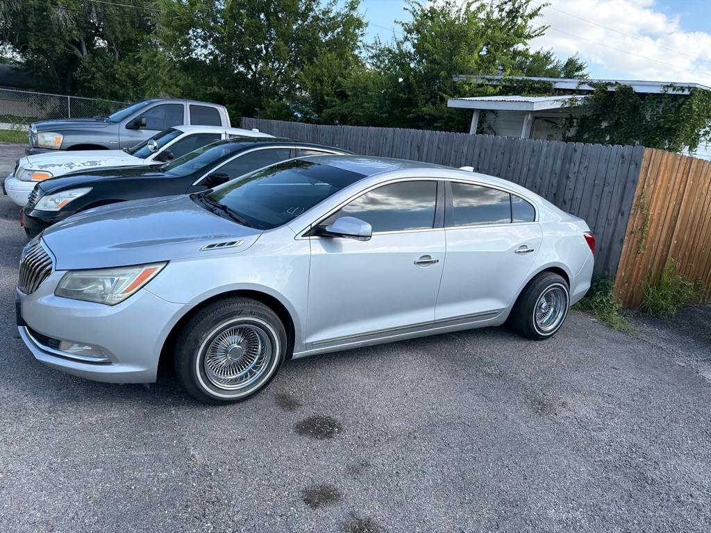 Photo 19 of this BUICK LACROSSE