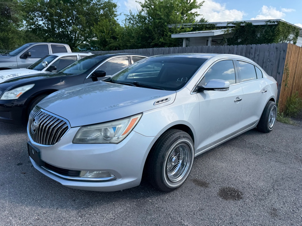 Photo 3 of this BUICK LACROSSE