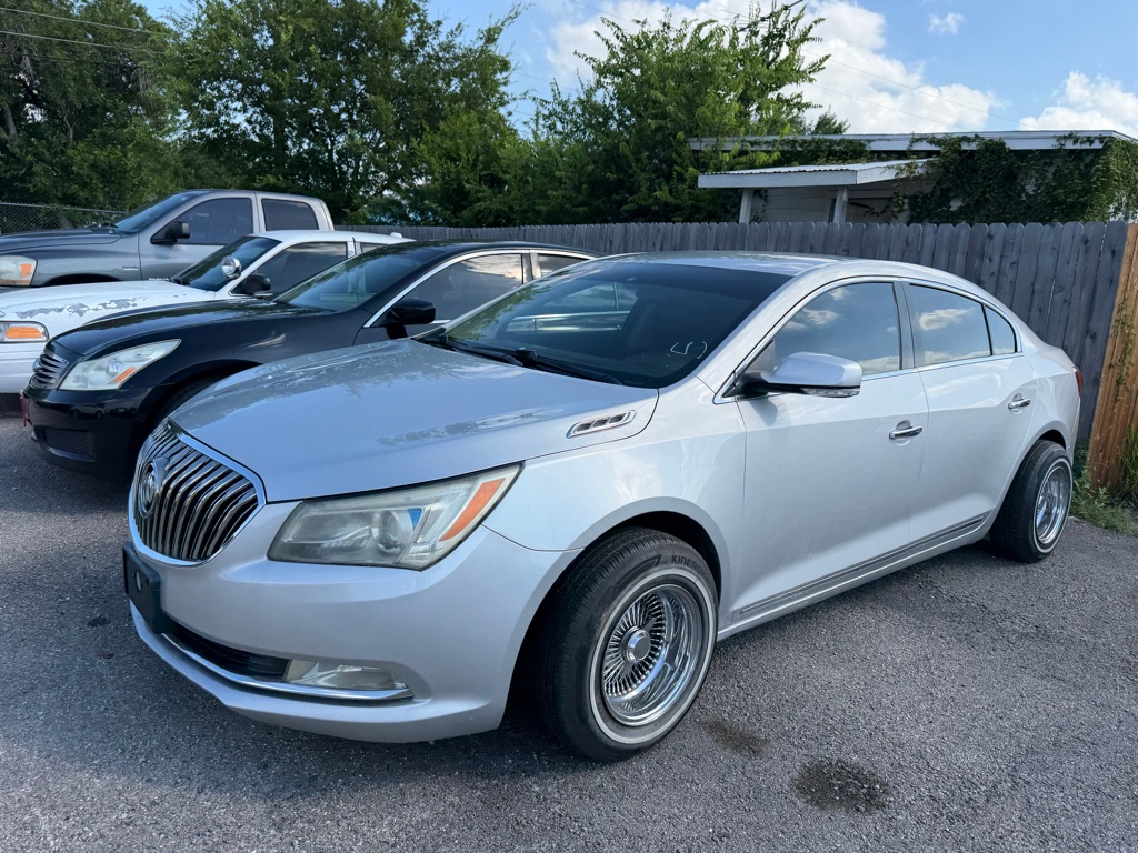 Photo 2 of this BUICK LACROSSE