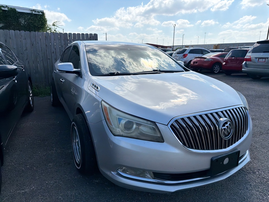 Photo 17 of this BUICK LACROSSE