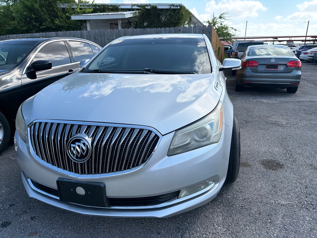 Photo 9 of this BUICK LACROSSE