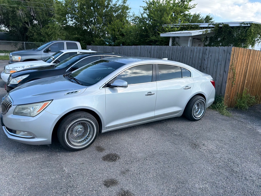 Photo 20 of this BUICK LACROSSE