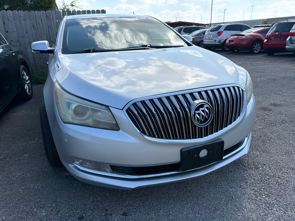 Photo 14 of this BUICK LACROSSE