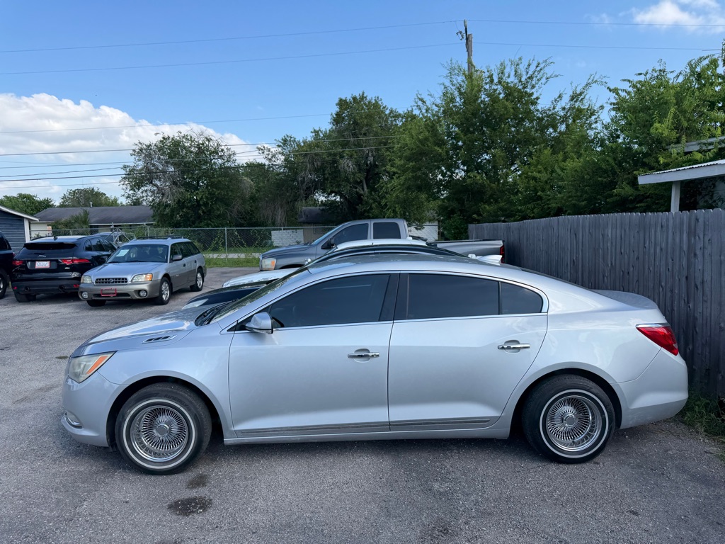 Photo 26 of this BUICK LACROSSE