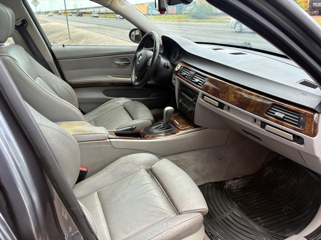 Photo 23 of this BMW 325