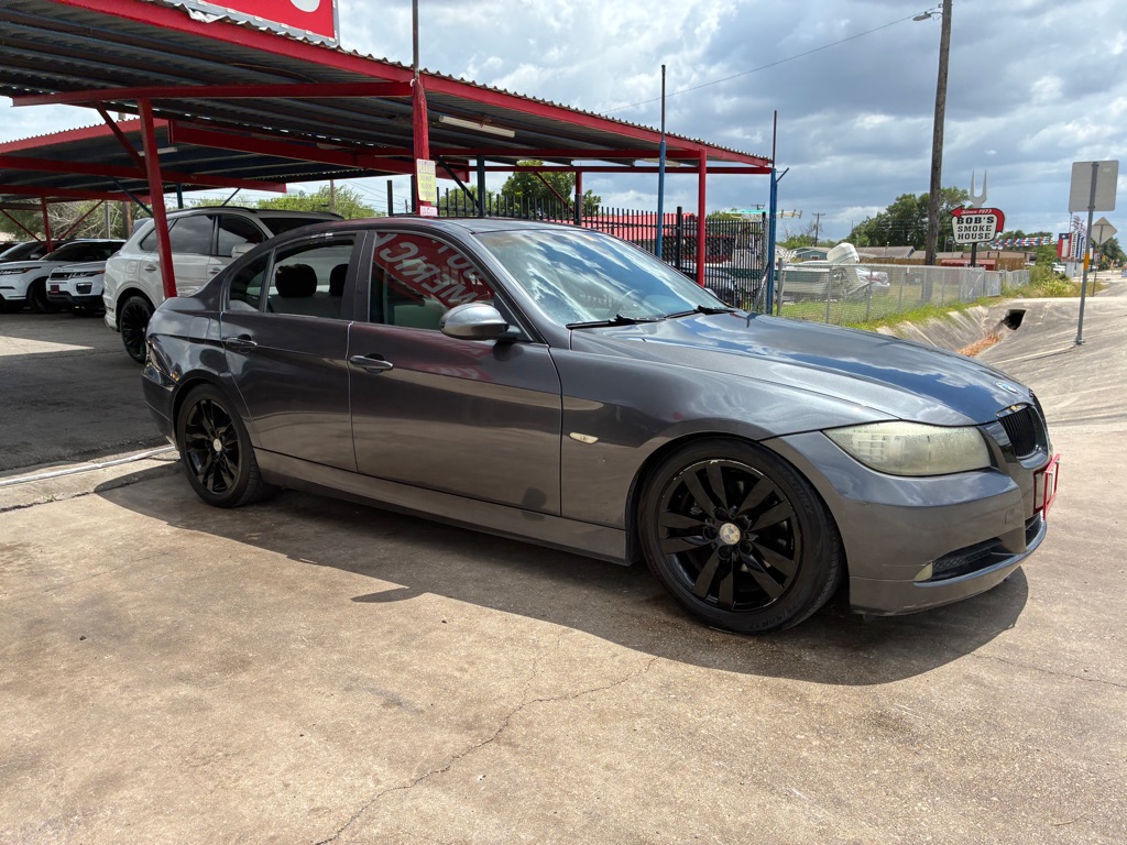 Photo 3 of this BMW 325
