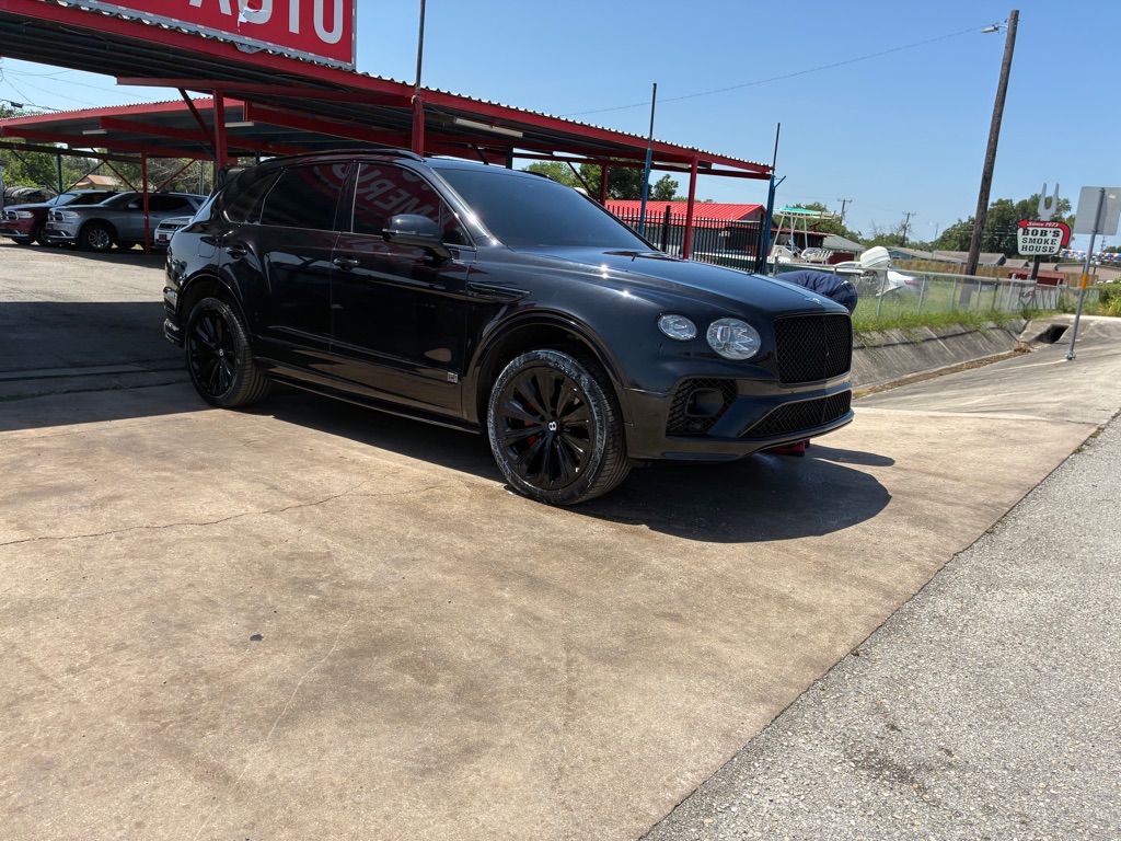 Photo 36 of this BENTLEY BENTAYGA