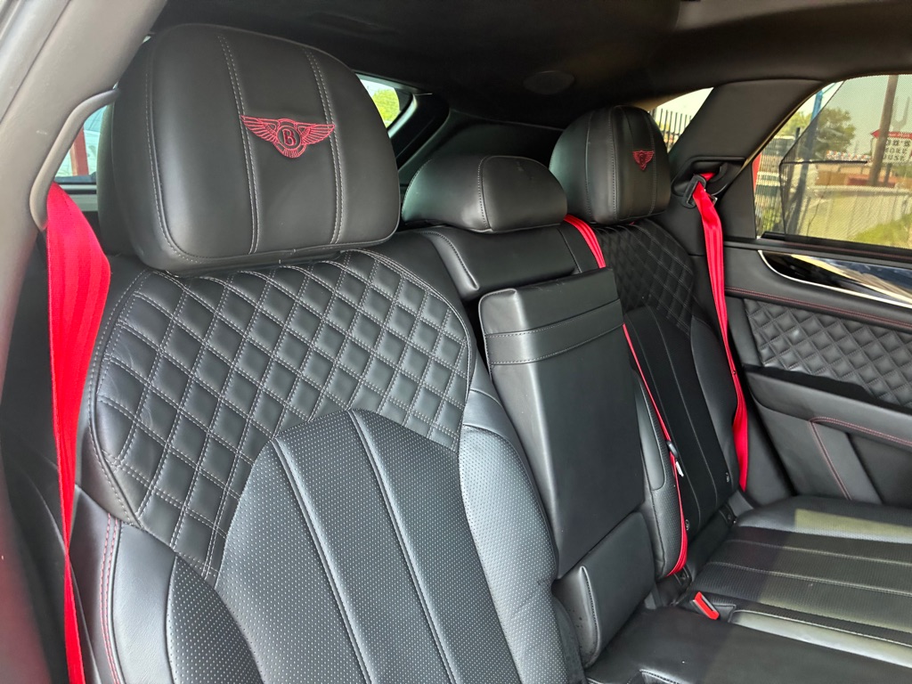 Photo 48 of this BENTLEY BENTAYGA