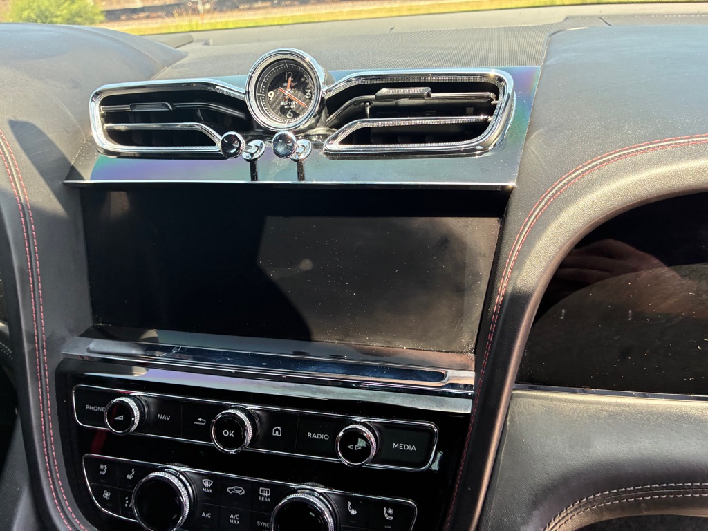 Photo 43 of this BENTLEY BENTAYGA