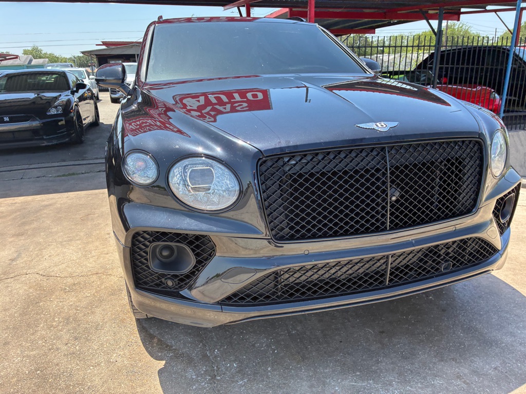 Photo 8 of this BENTLEY BENTAYGA