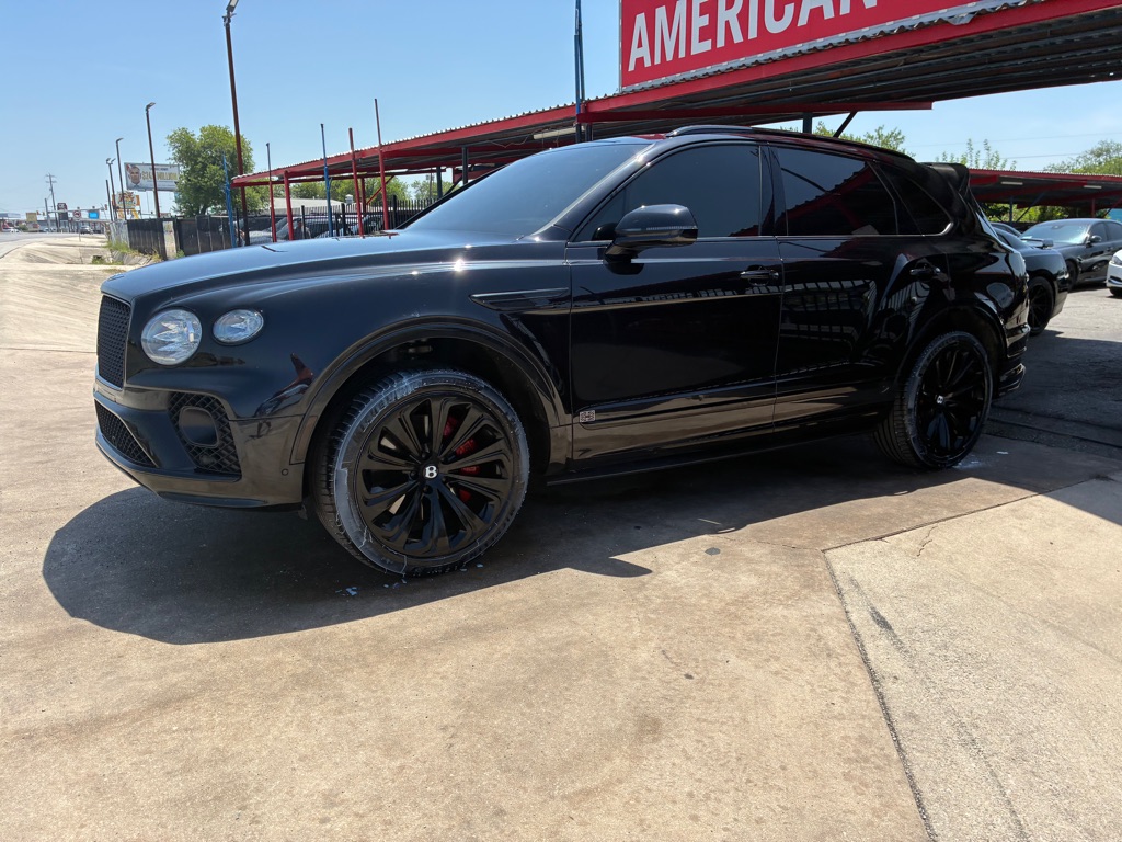 Photo 2 of this BENTLEY BENTAYGA