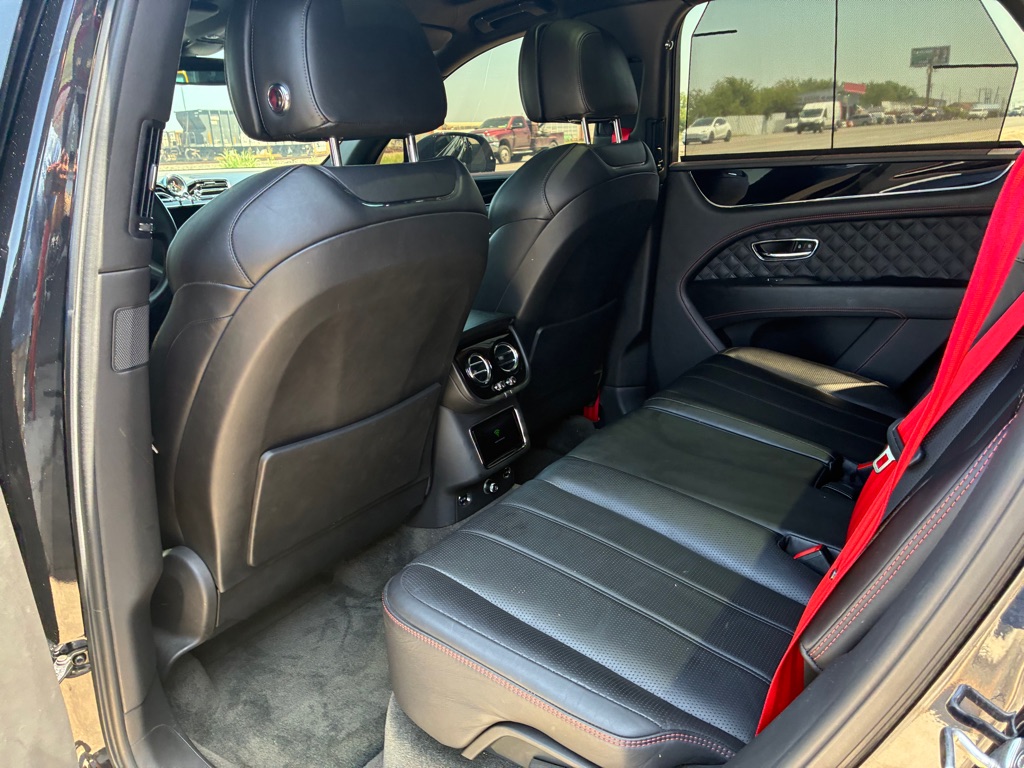 Photo 52 of this BENTLEY BENTAYGA