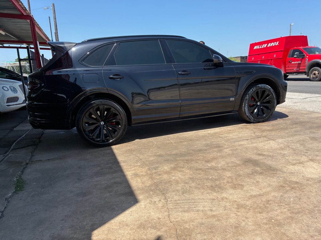 Photo 27 of this BENTLEY BENTAYGA