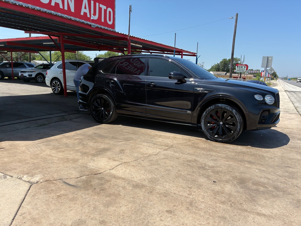 Photo 33 of this BENTLEY BENTAYGA